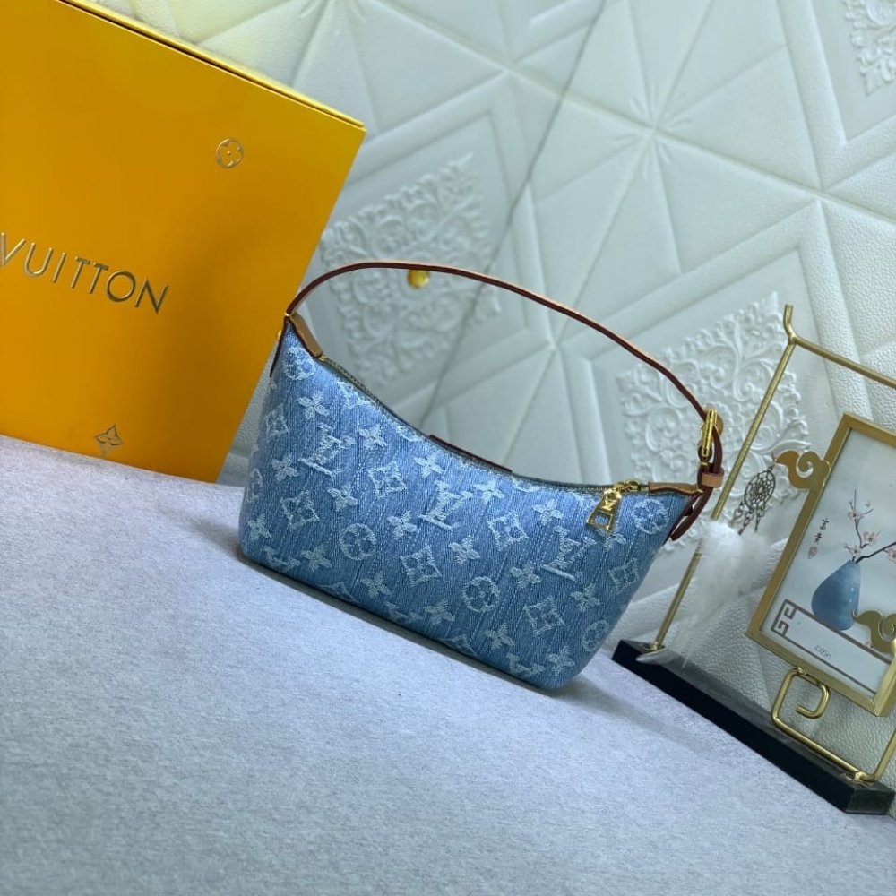 Louis Vuitton Hills Pochette Monogram Shoulder Bag Blue Denim 17Cm