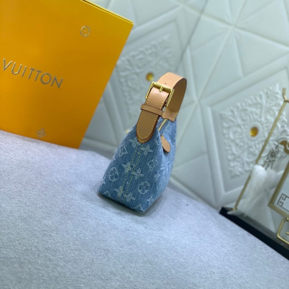 Louis Vuitton Hills Pochette Monogram Shoulder Bag Blue Denim 17Cm