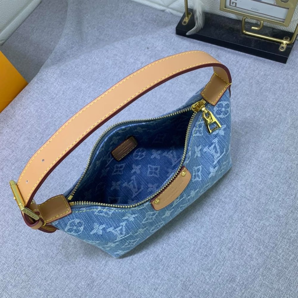 Louis Vuitton Hills Pochette Monogram Shoulder Bag Blue Denim 17Cm