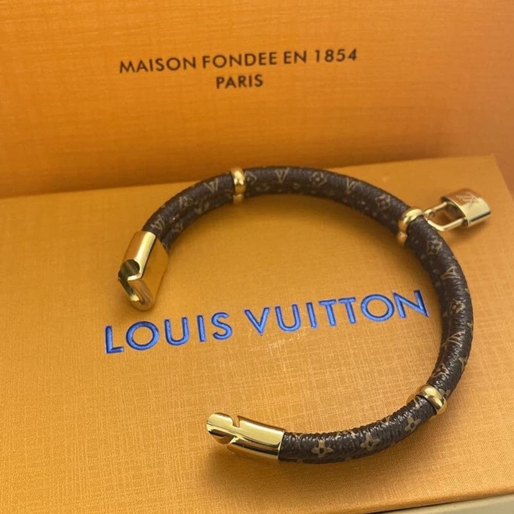 Louis Vuitton Keep It Twice Bracelet M8109E