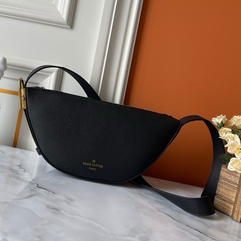 Louis Vuitton Low Key Bumbag Black 28Cm M11429