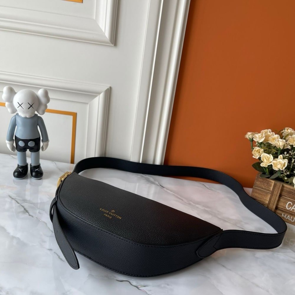 Louis Vuitton Low Key Bumbag Black 28Cm M11429