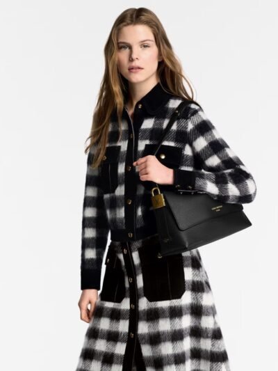 Louis Vuitton Low Key Messenger Black 30Cm M13148