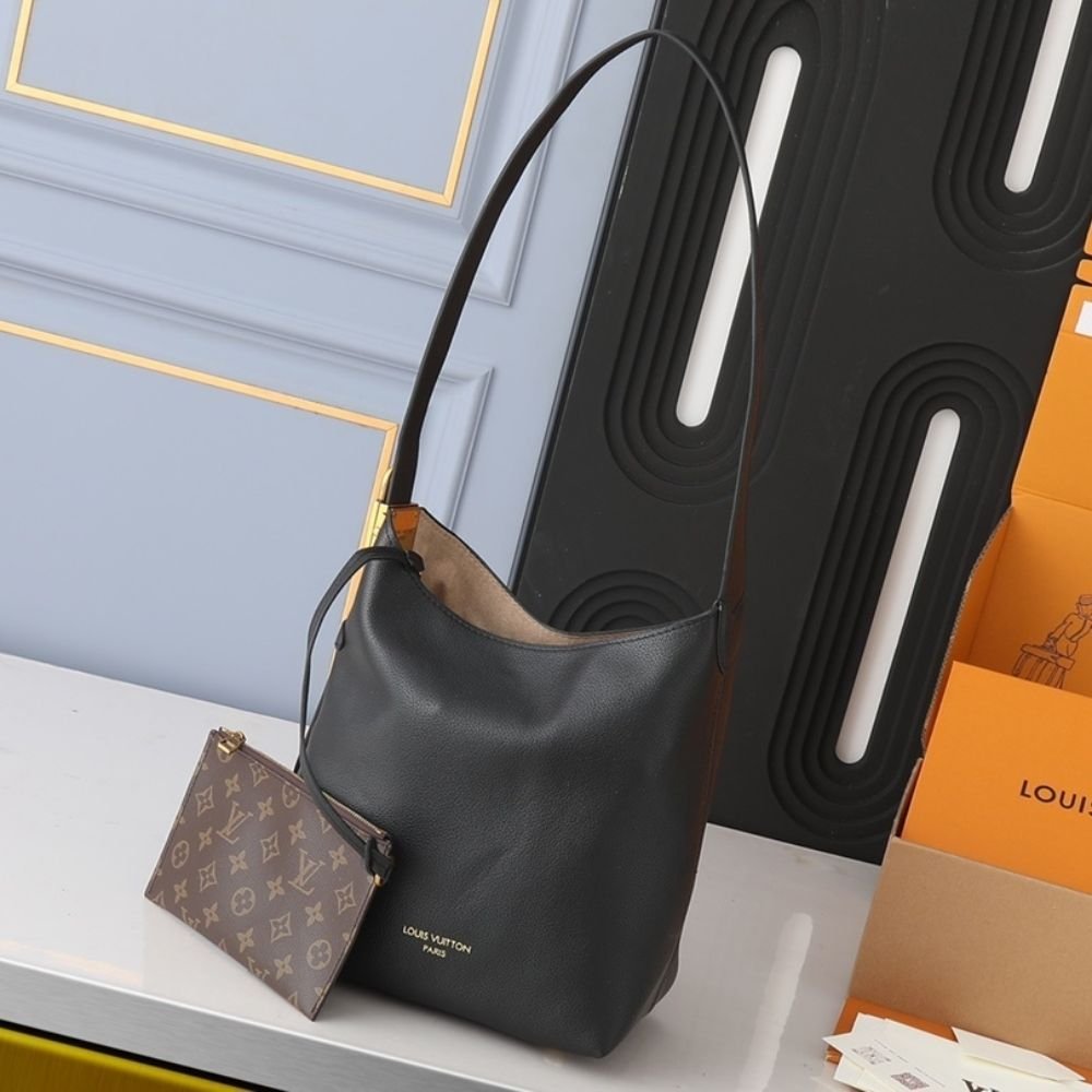 Louis Vuitton Low Key PM Hobo Black 28Cm M25352