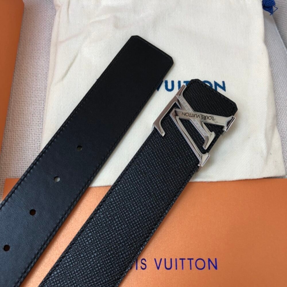 Louis Vuitton LV Initiales Reversible Belt Black 40mm