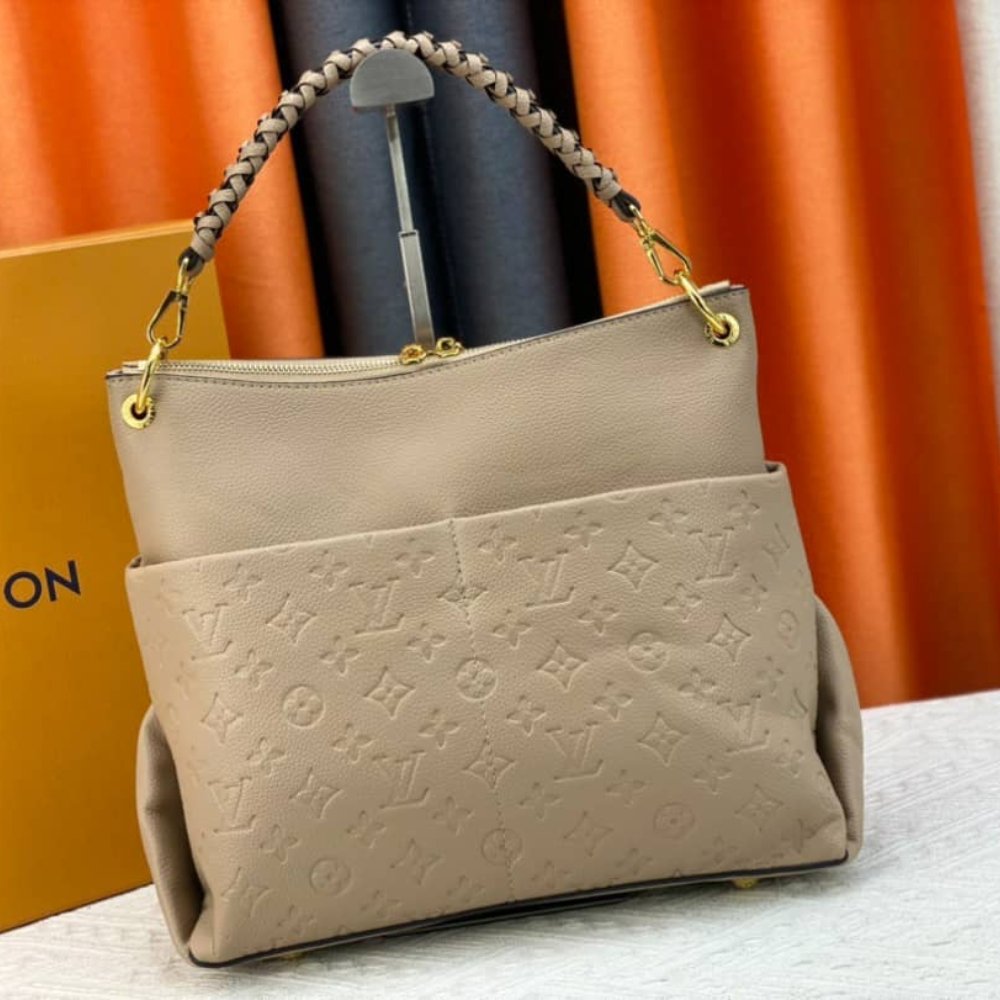 Louis Vuitton Maida Hobo Dune 32Cm M45523