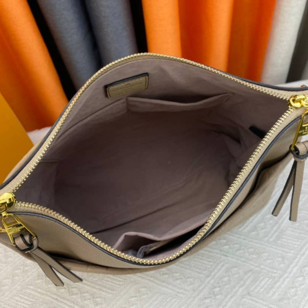 Louis Vuitton Maida Hobo Dune 32Cm M45523