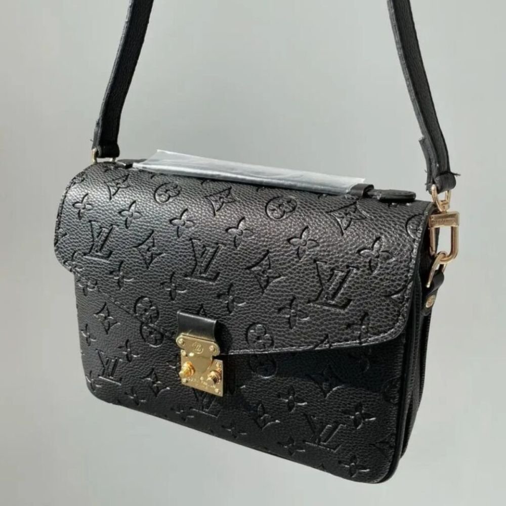 Louis Vuitton Monogram Canvas Pochette Métis Black 25Cm M41487