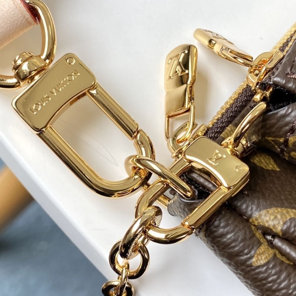 Louis Vuitton Multi Pochette Accessoires Khaki 24cm M44813