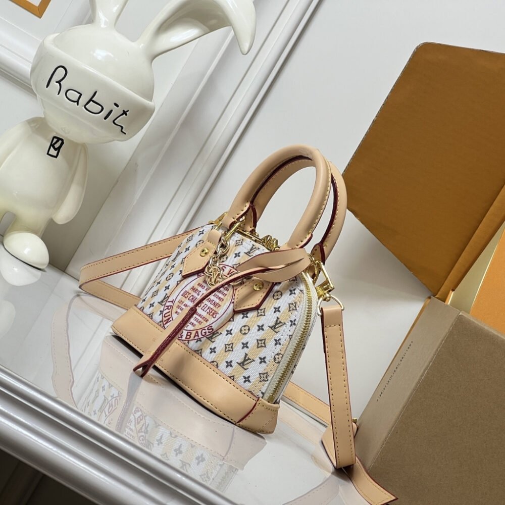 Louis Vuitton Nano Alma Banana 18Cm
