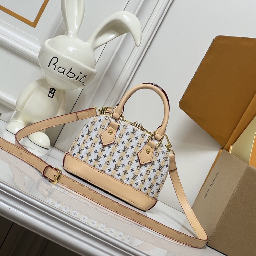 Louis Vuitton Nano Alma Banana 18Cm