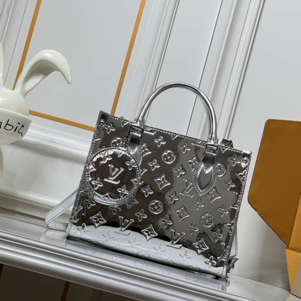 Louis Vuitton Onthego PM Silver 25Cm M26373