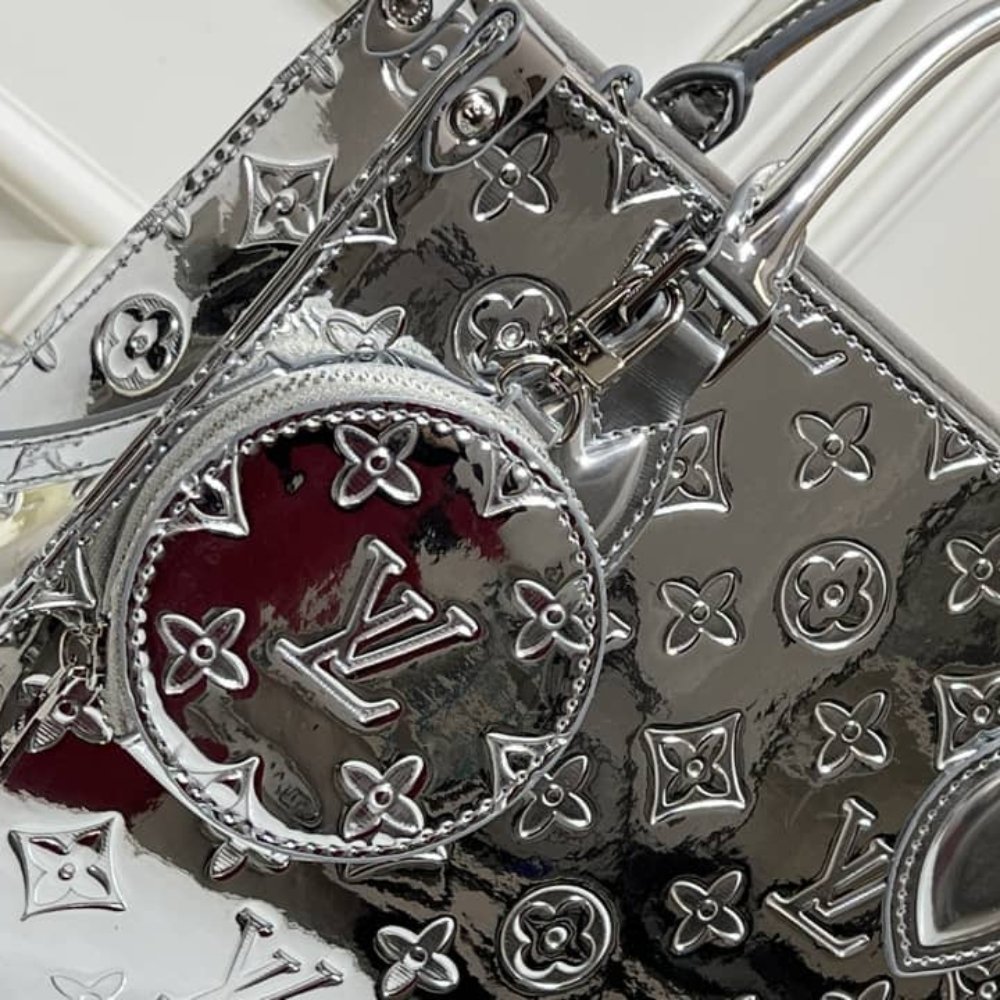 Louis Vuitton Onthego PM Silver 25Cm M26373