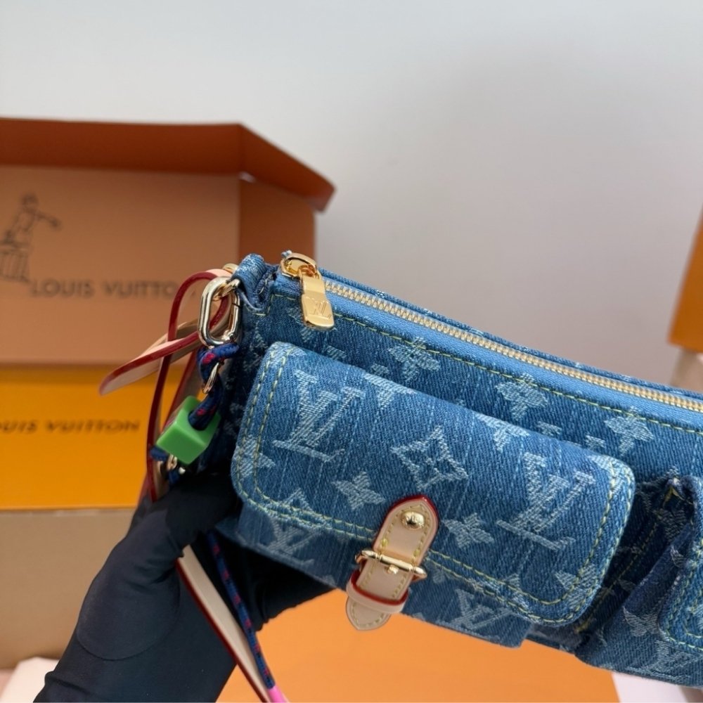 Louis Vuitton Pochette Accessoire Cargo Blue Denim 22cm M27602