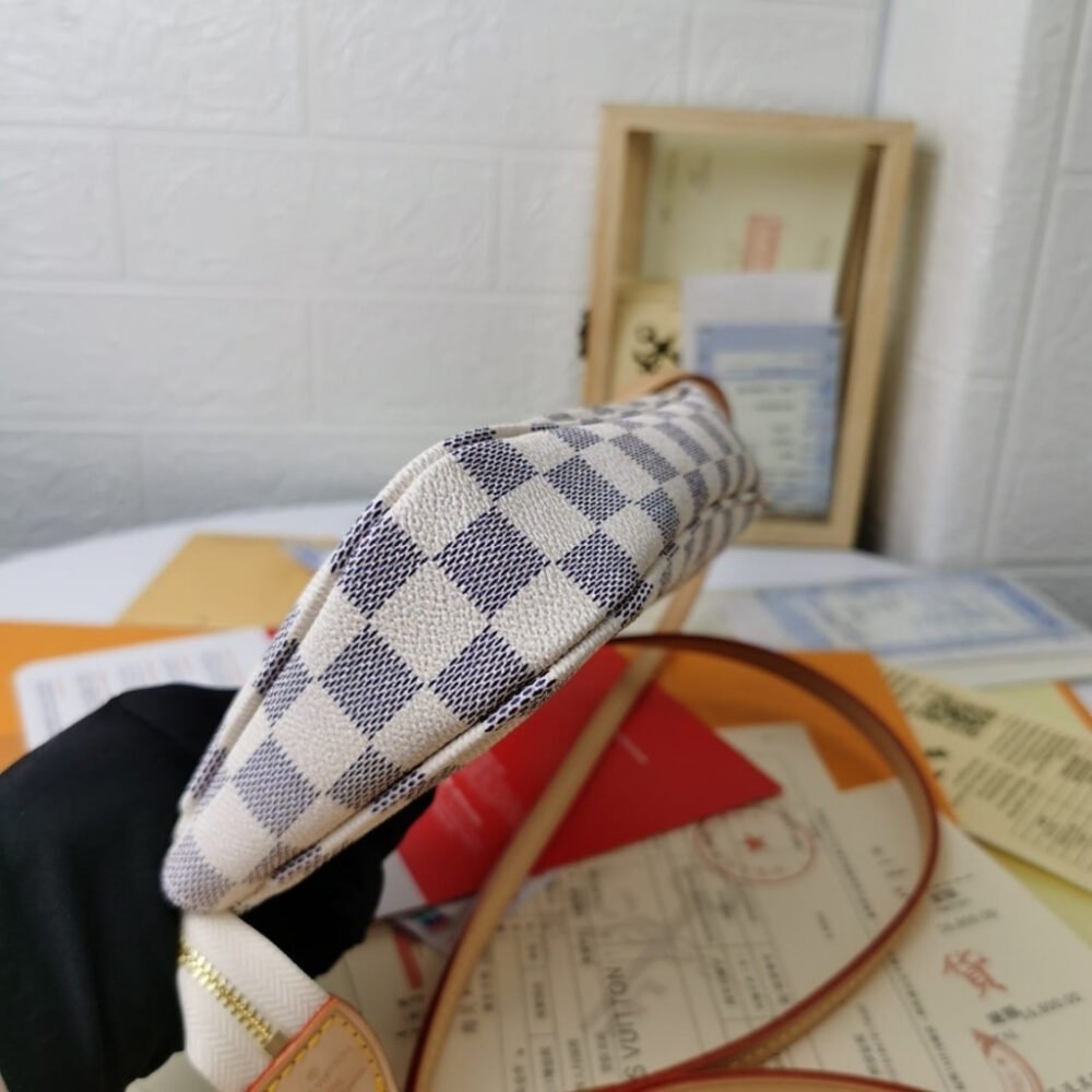 Louis Vuitton Pochette Accessoires Damier Azur 23Cm N40915