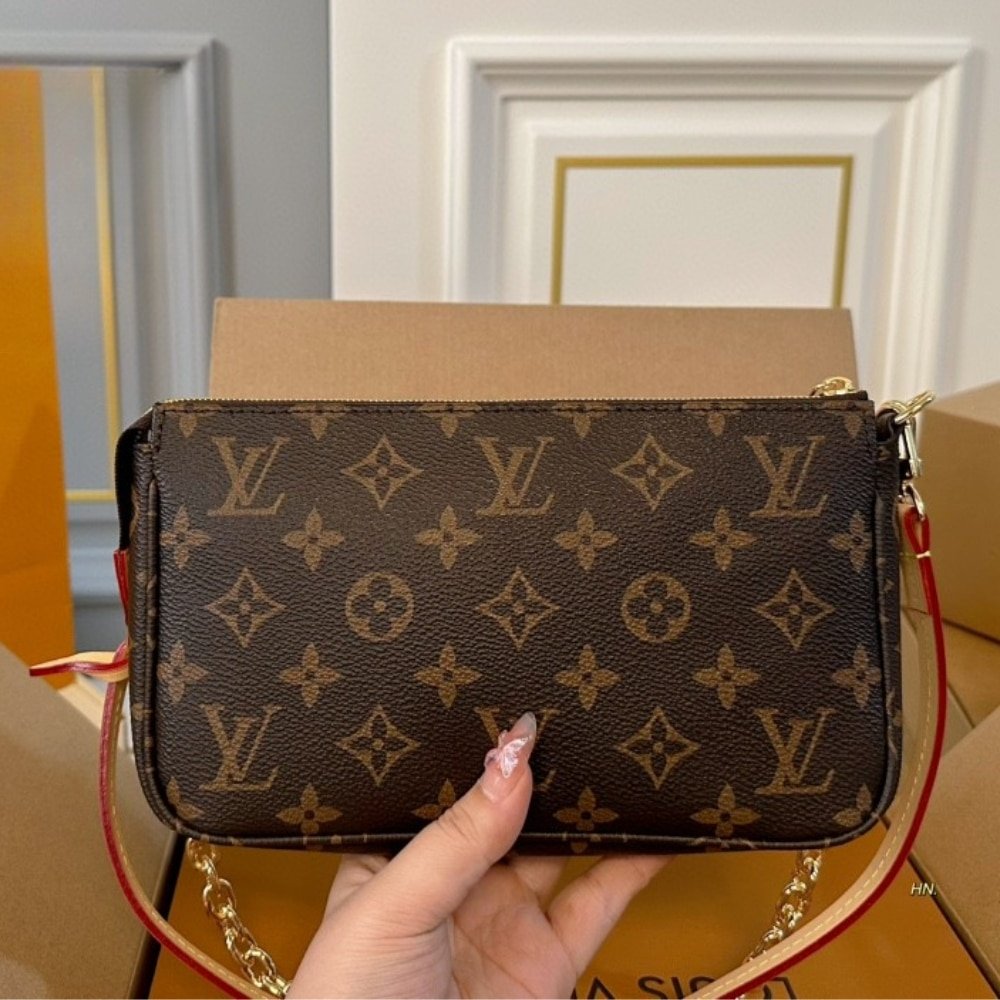 Louis Vuitton Pochette Accessoires Monogram Brown 23cm M82766