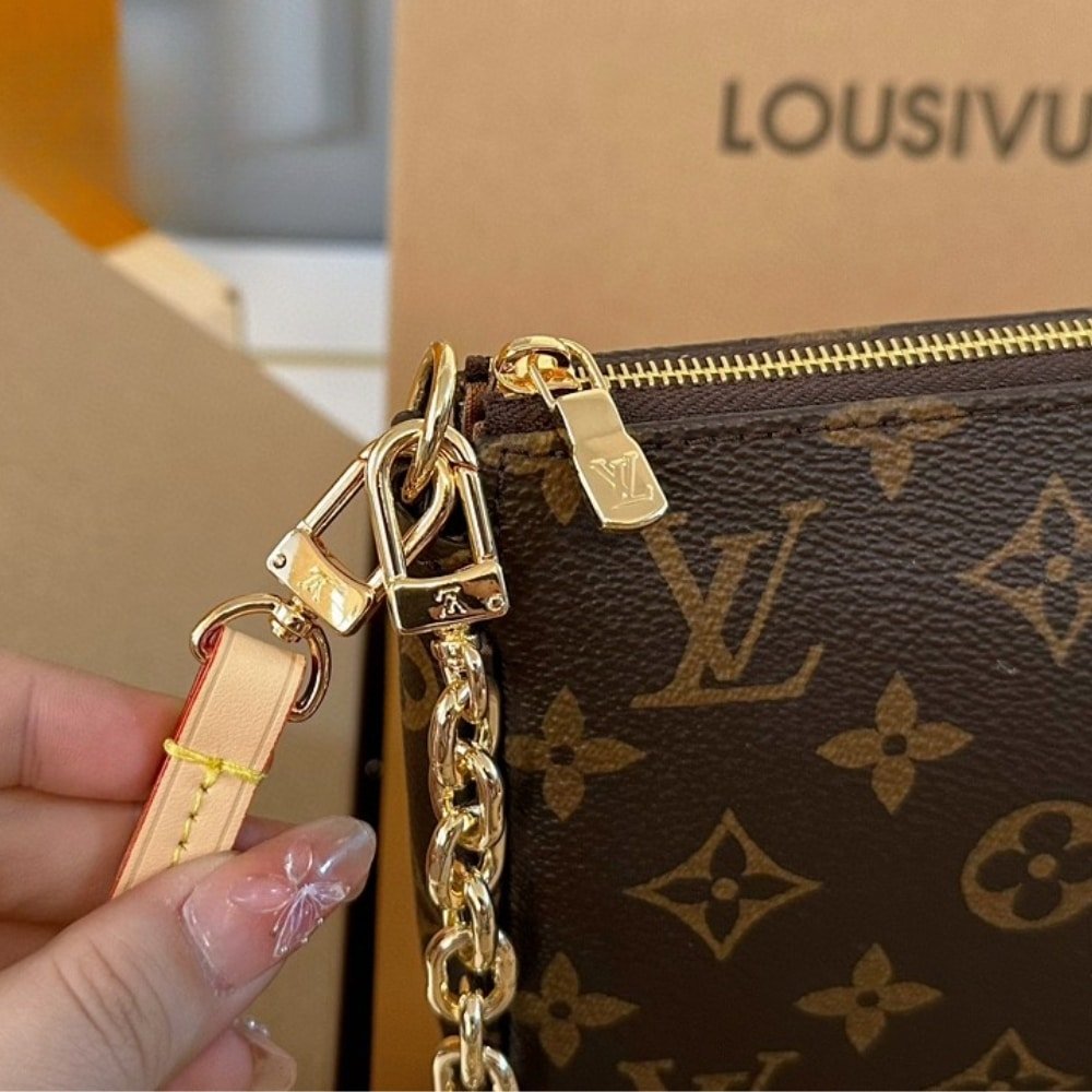 Louis Vuitton Pochette Accessoires Monogram Brown 23cm M82766