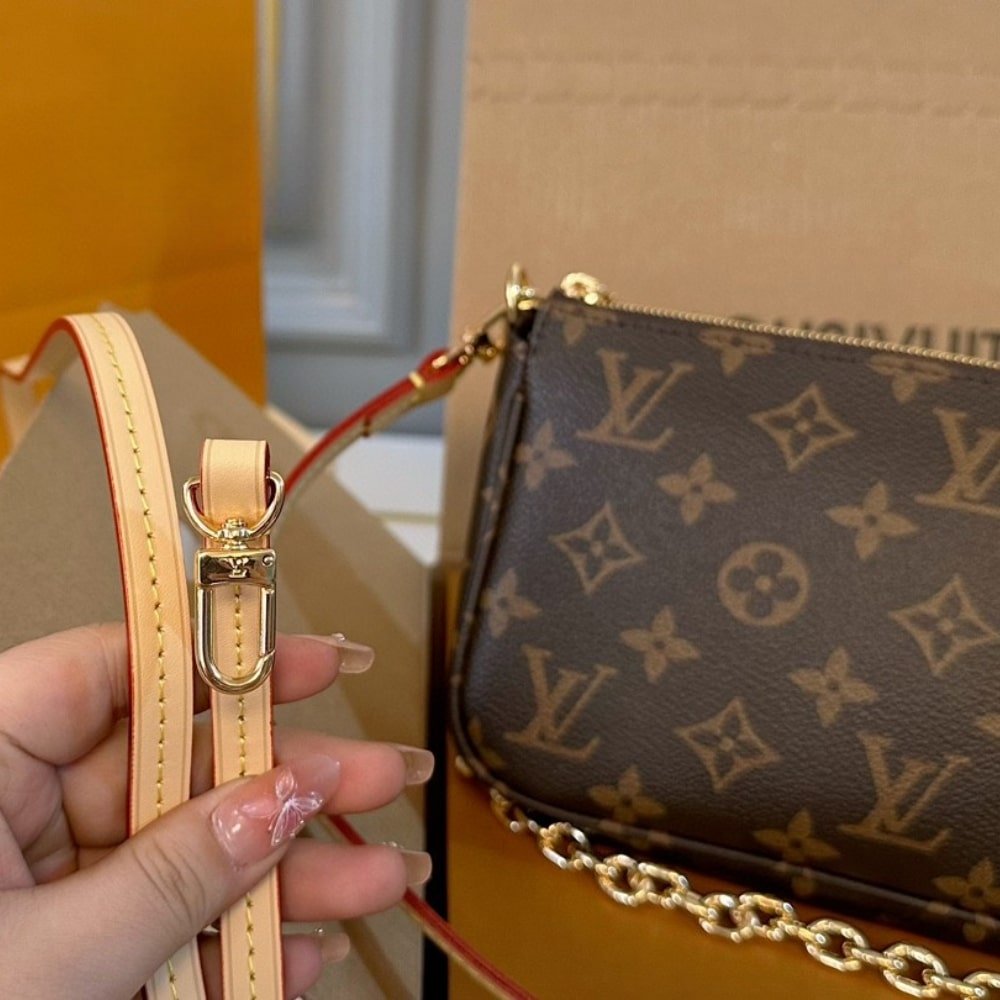 Louis Vuitton Pochette Accessoires Monogram Brown 23cm M82766