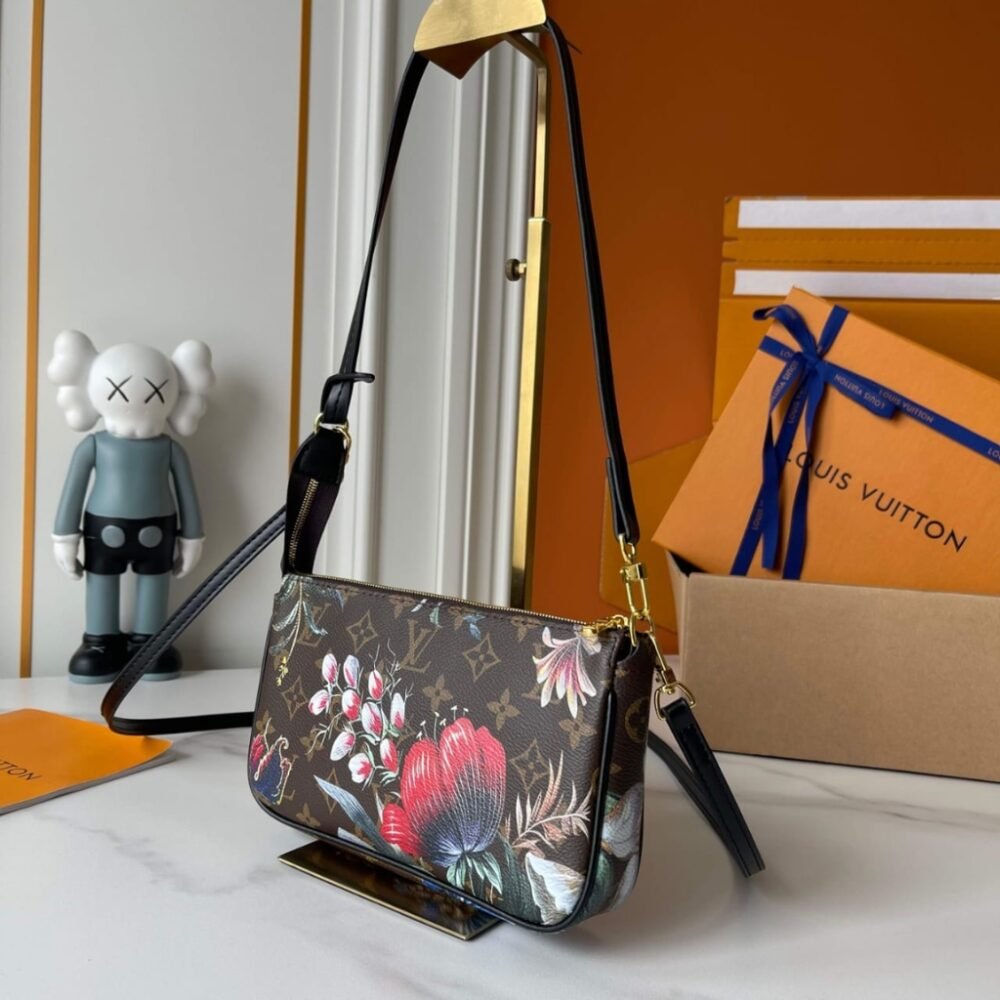 Louis Vuitton Pochette Accessoires Monogram Canvas Ebene 22cm M29148