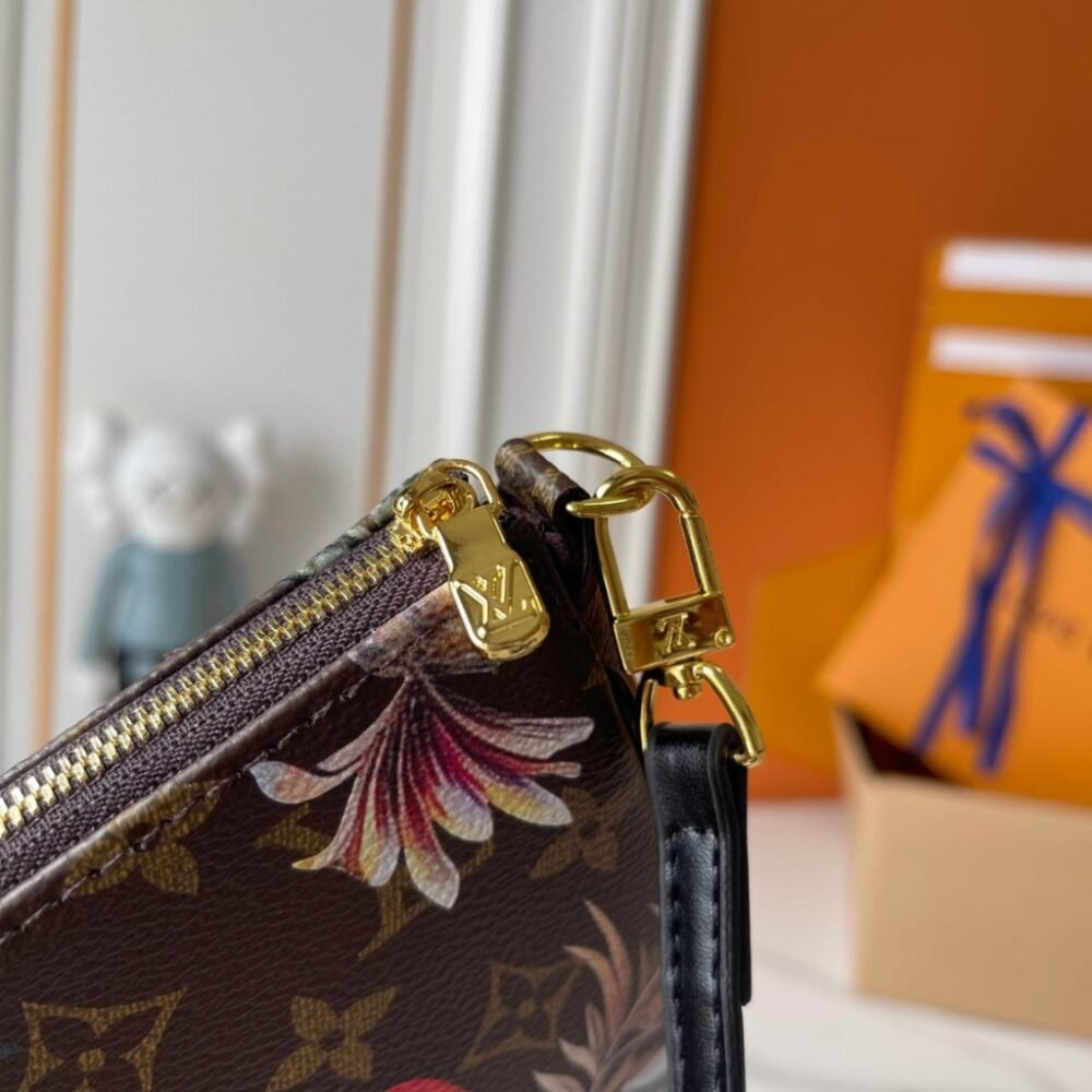 Louis Vuitton Pochette Accessoires Monogram Canvas Ebene 22cm M29148