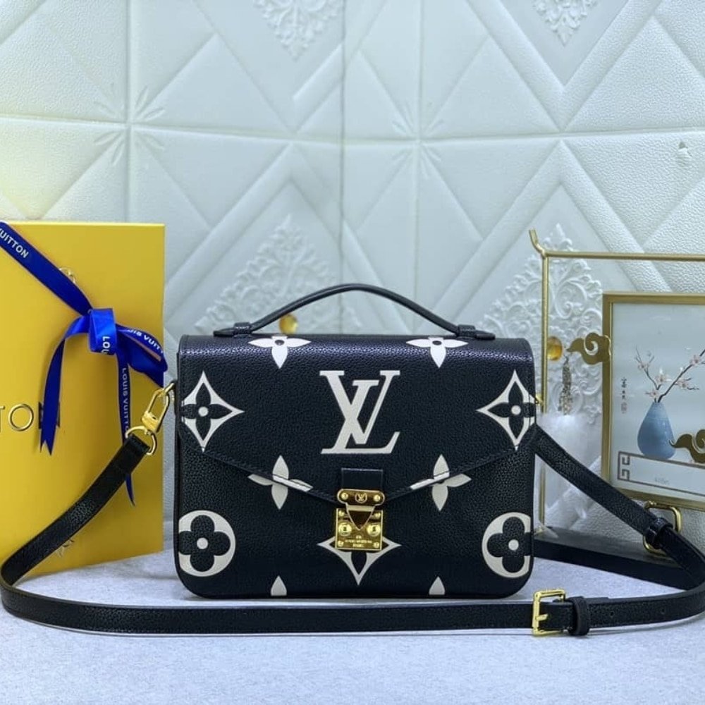Louis Vuitton Pochette Métis Black 25Cm M45773