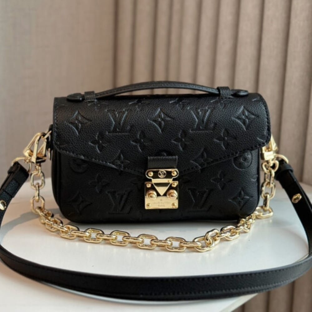Louis Vuitton Pochette Métis East West Black 21Cm M46595