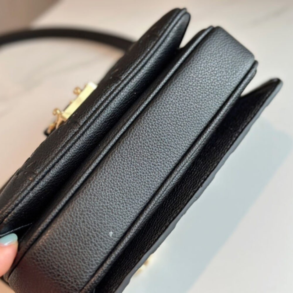 Louis Vuitton Pochette Métis East West Black 21Cm M46595
