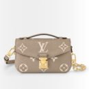 Louis Vuitton Pochette Métis East West Cream 21Cm M23081