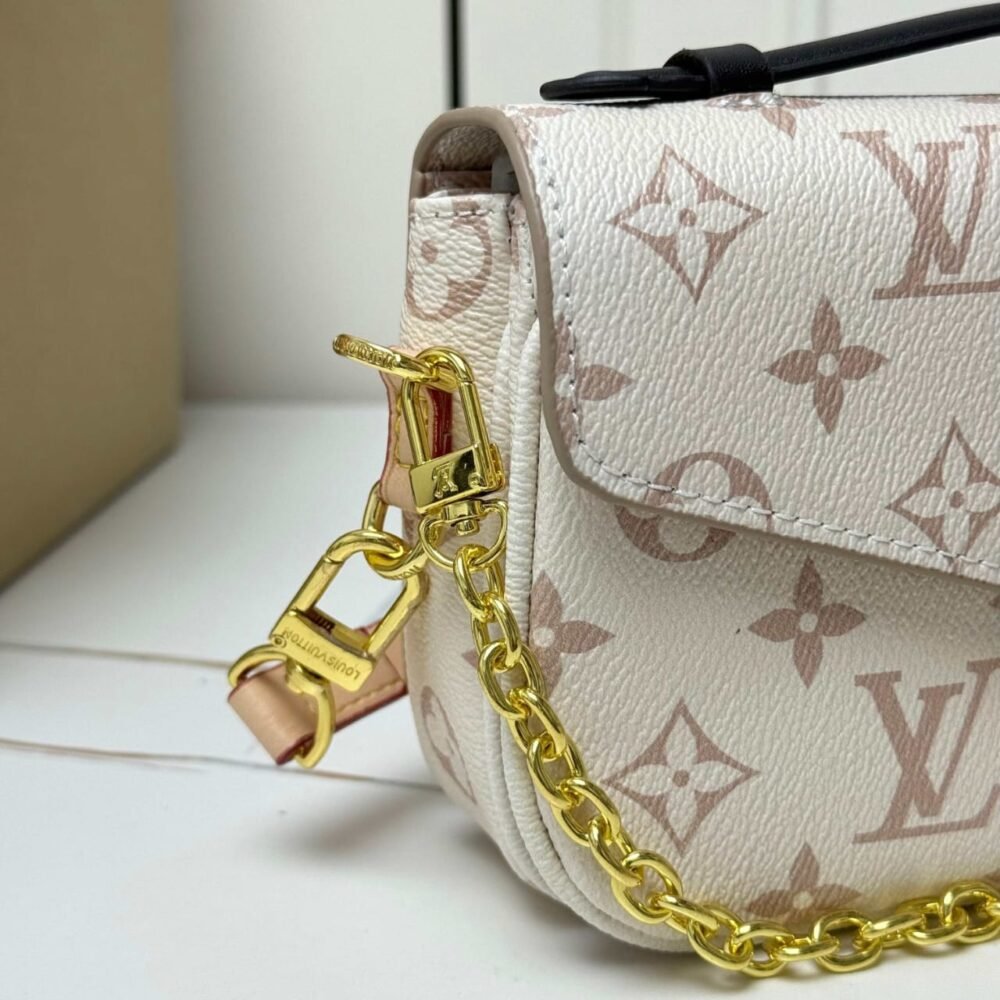 Louis Vuitton Pochette Métis East West Monogram Dune 21Cm M46914