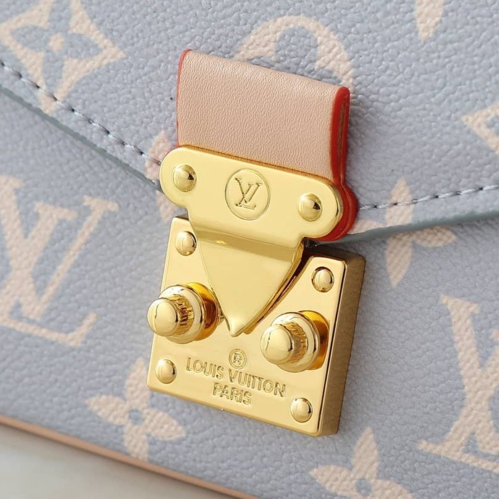 Louis Vuitton Pochette Métis East West Trianon Blue 21Cm M12429