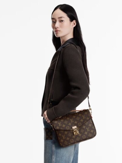 Louis Vuitton Pochette Métis Monogram Brown 25Cm M44875