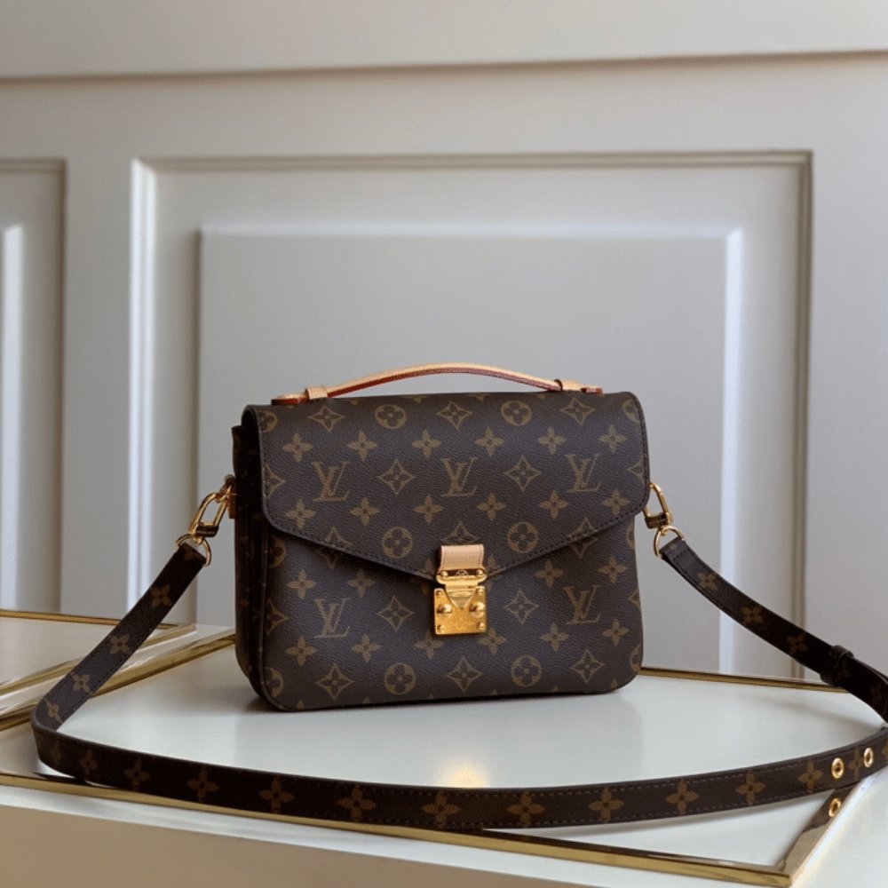 Louis Vuitton Pochette Métis Monogram Brown 25Cm M44875
