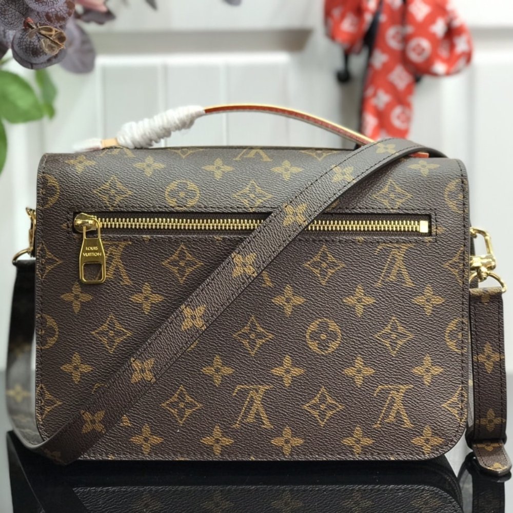 Louis Vuitton Pochette Métis Monogram Brown 25Cm M44875