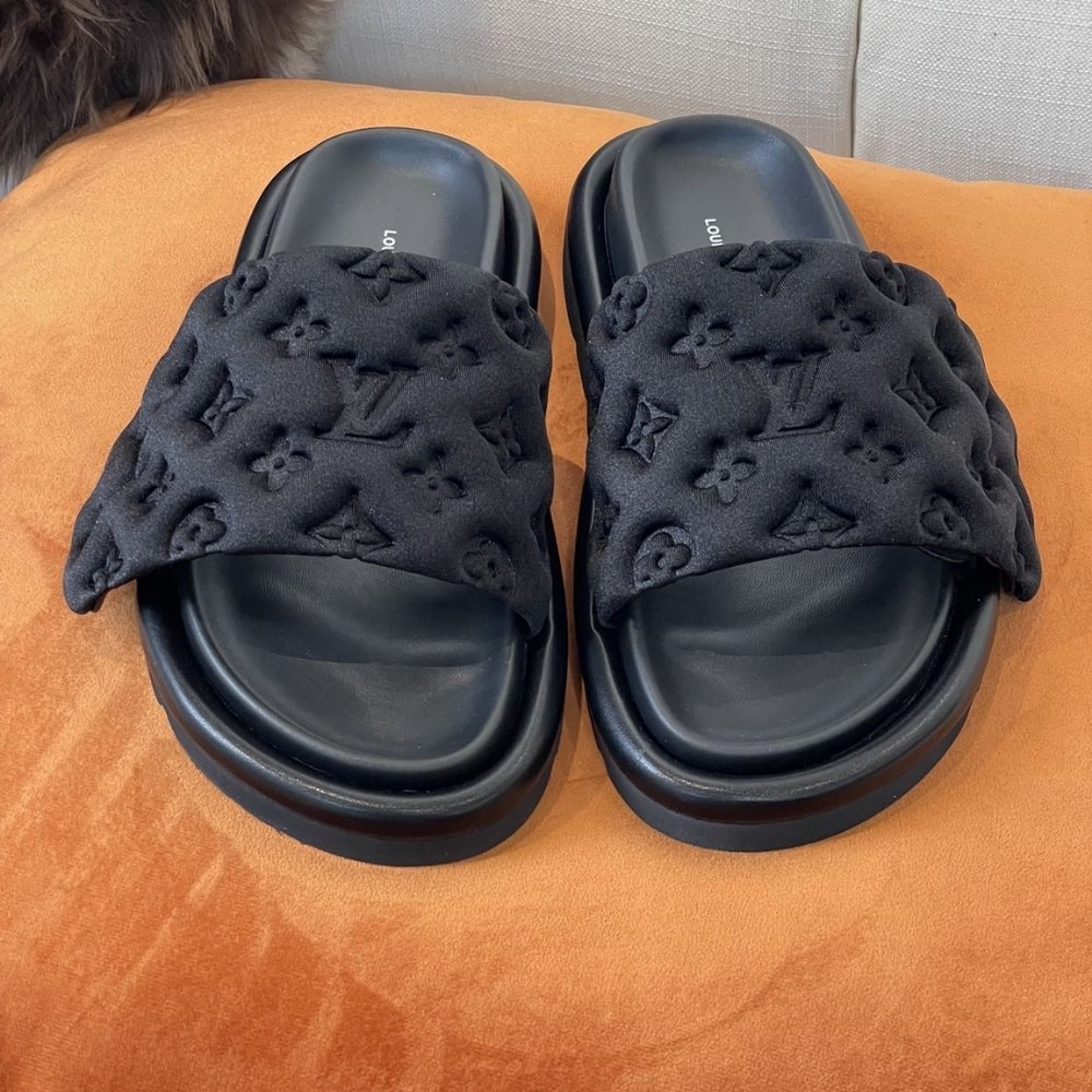 Louis Vuitton Pool Pillow Comfort Mule Black 1AA1EH