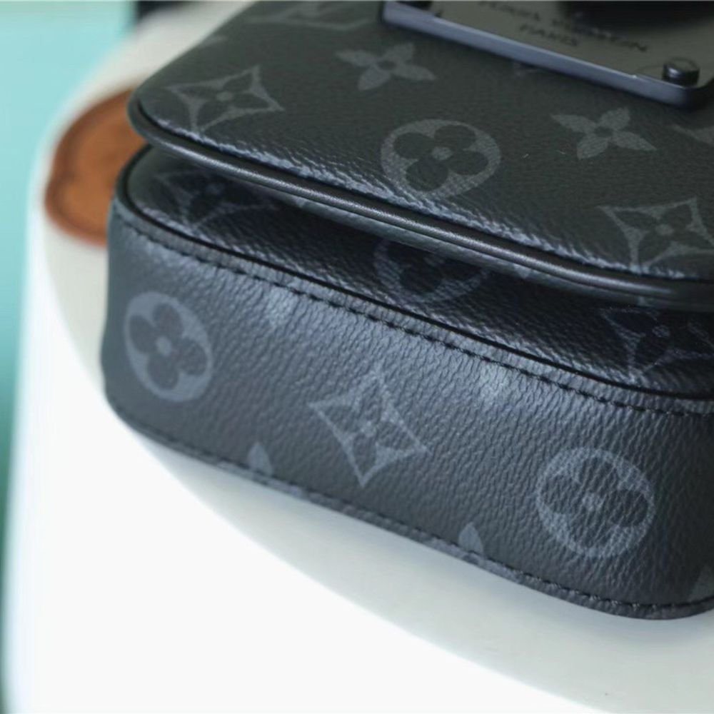 Louis Vuitton S-Lock Vertical Wearable Wallet Monogram Eclipse Black 19Cm M82252