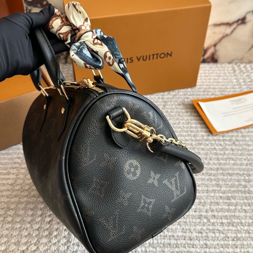 Louis Vuitton Speedy Bandoulière 25 Black 25Cm M26486