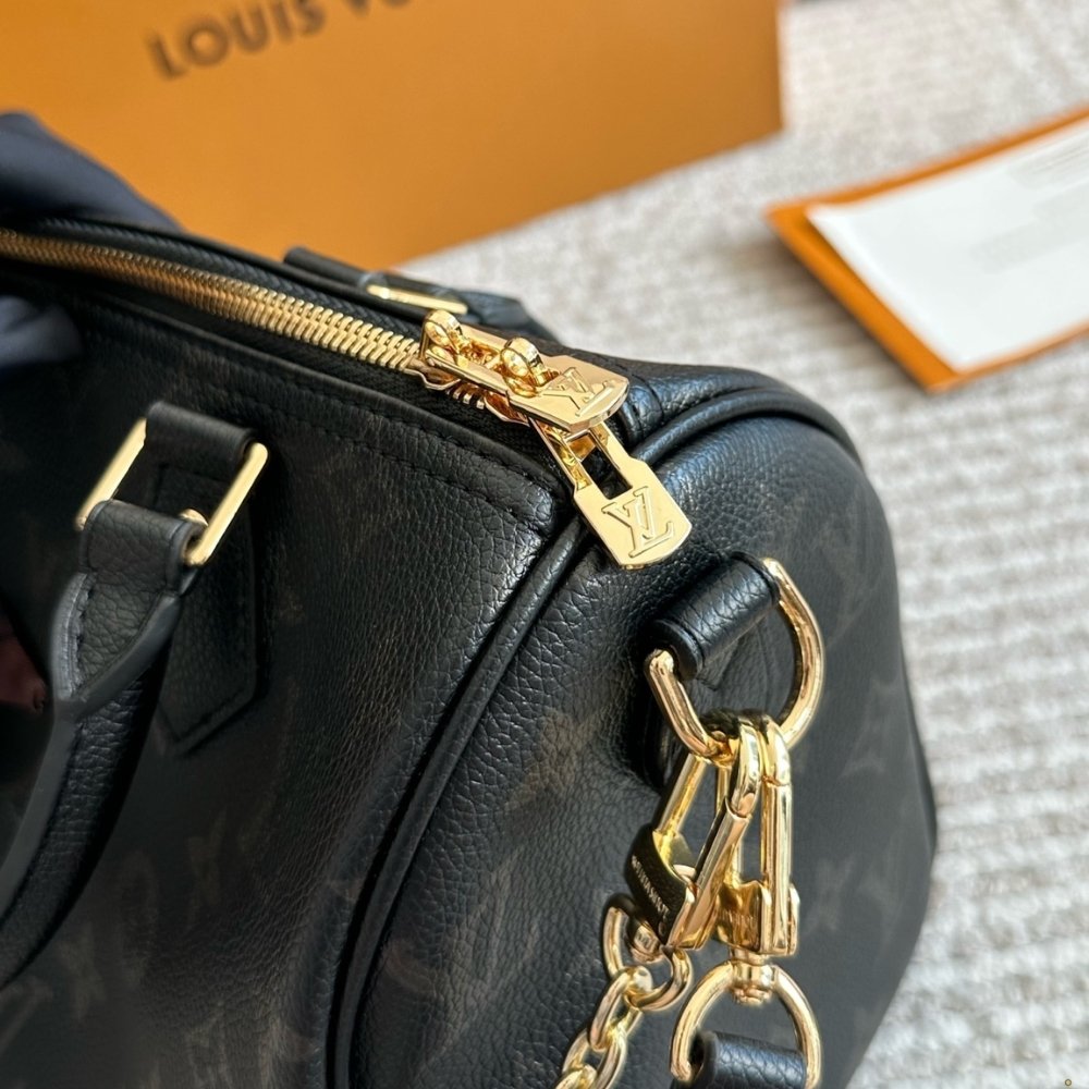 Louis Vuitton Speedy Bandoulière 25 Black 25Cm M26486