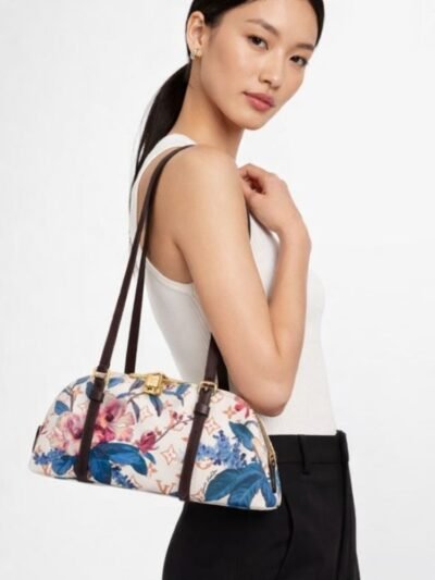 Louis Vuitton Squire East West Monogram Canvas Dune 29cm M29185