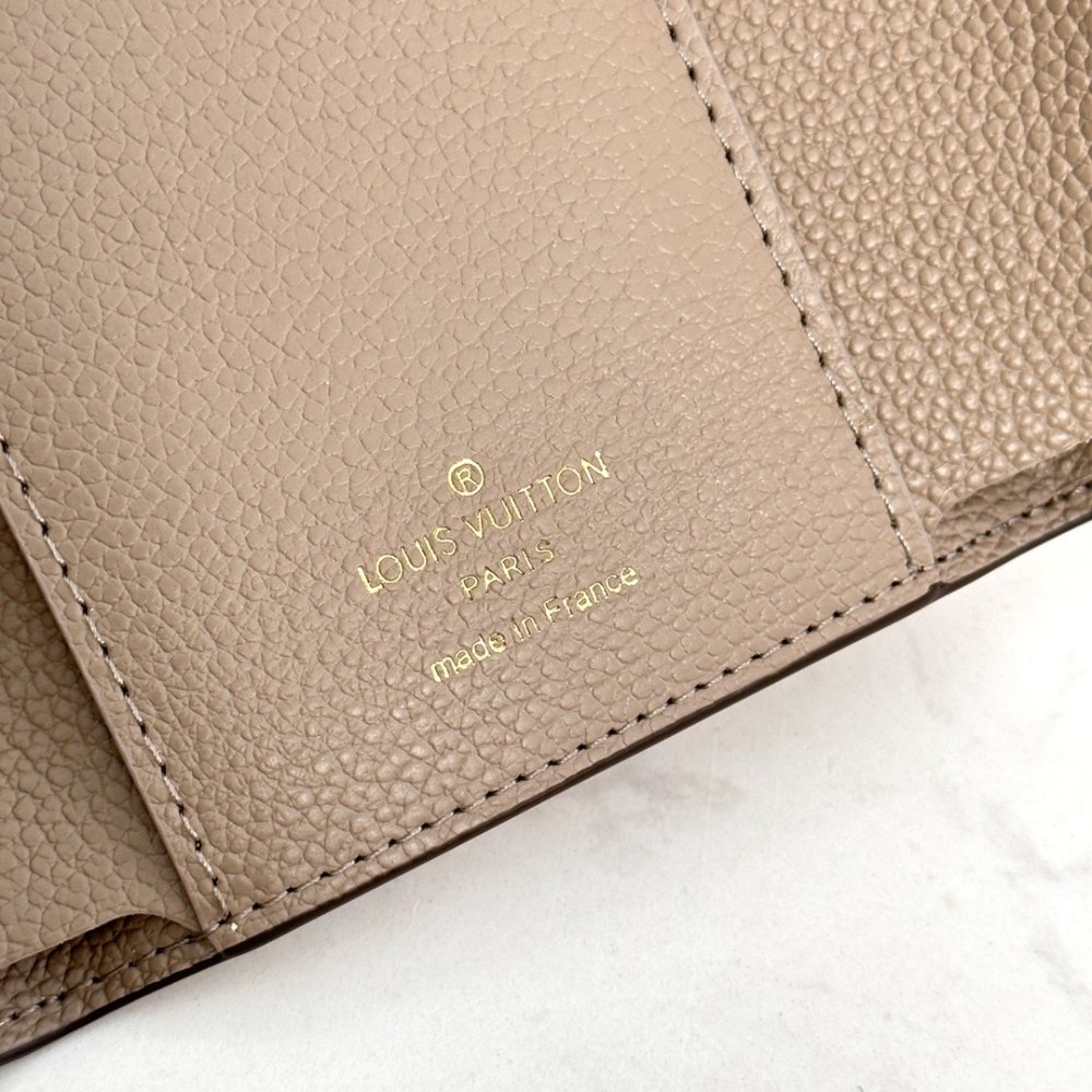 Louis Vuitton Victorine Wallet Beige 12Cm M81861