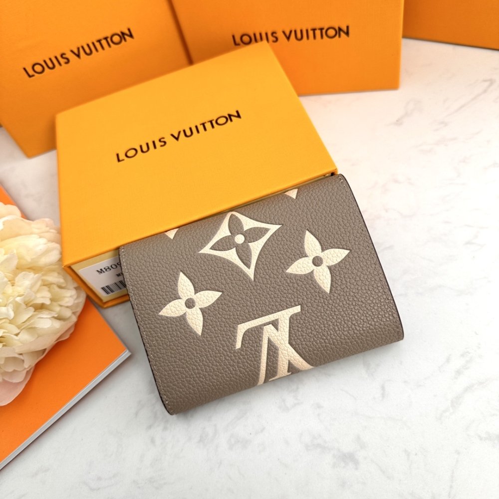 Louis Vuitton Victorine Wallet Beige 12Cm M81861