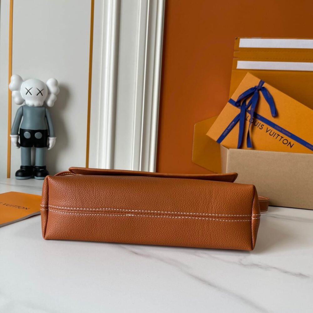 Louis Vuitton Wallet On Chain Low Key Cognac 22Cm M12147