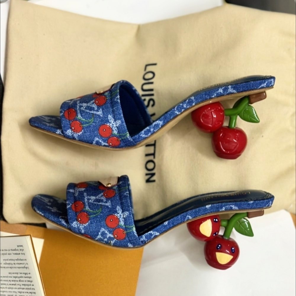 Louis Vuitton X Takashi Murakami Tamanco Lily Blue Denim 1AHLTF