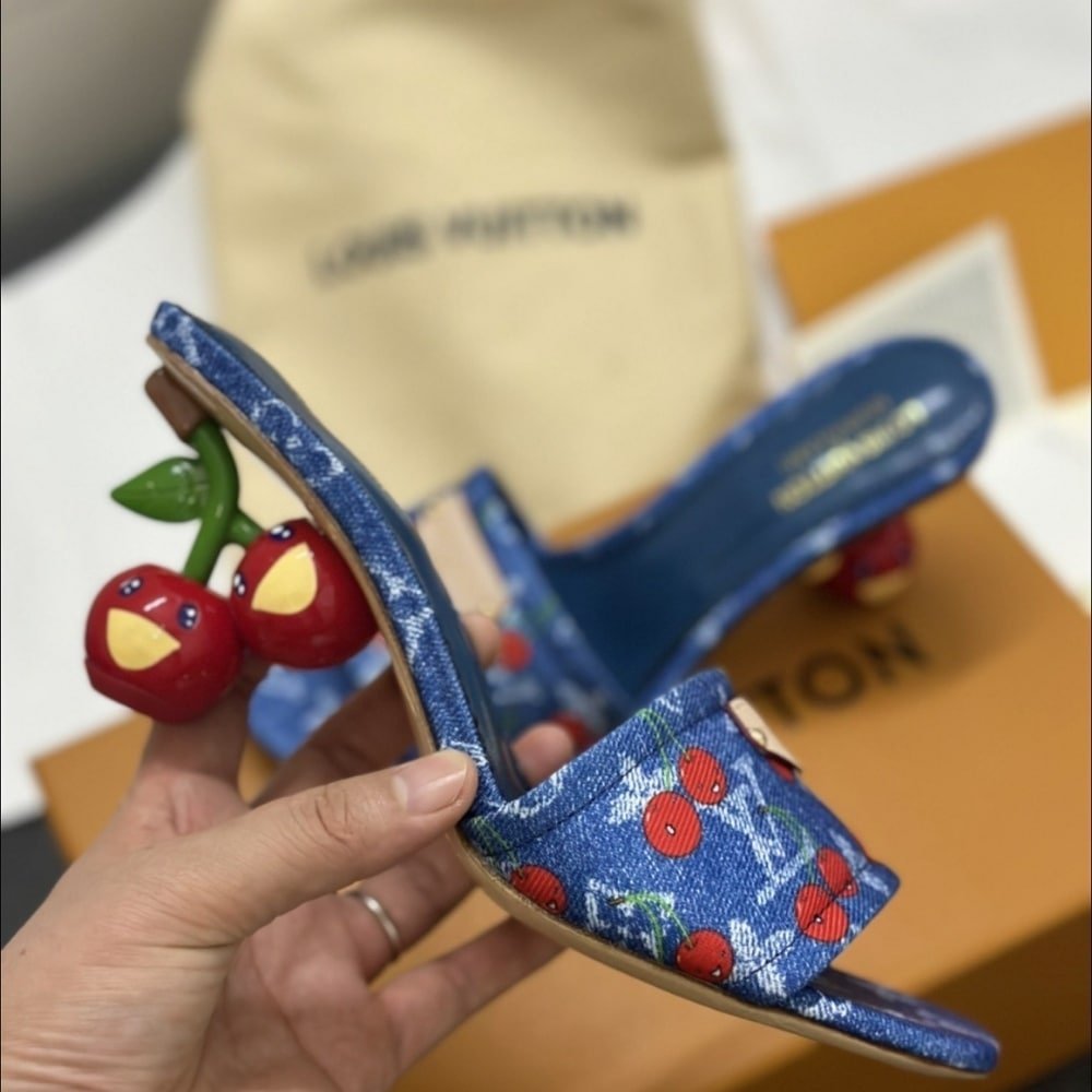 Louis Vuitton X Takashi Murakami Tamanco Lily Blue Denim 1AHLTF