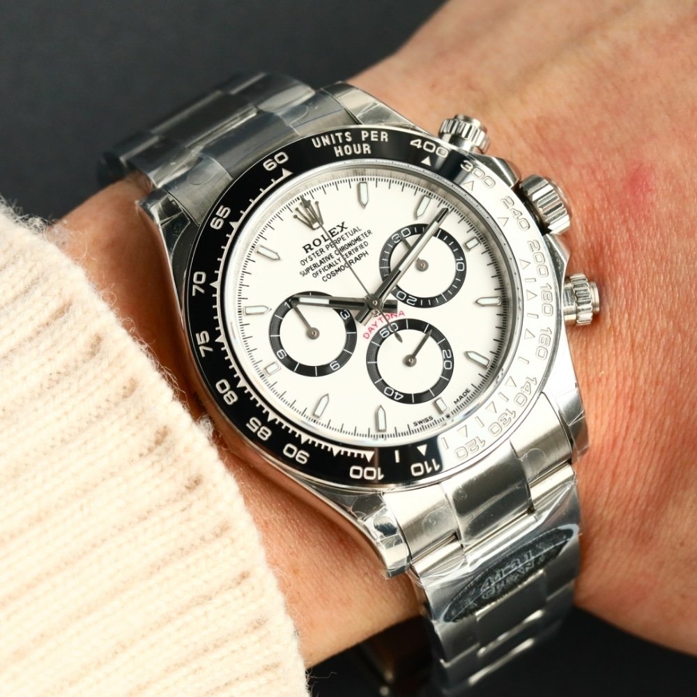 Rolex Cosmograph Daytona Oyster Silver White Dial 40mm 126500LN