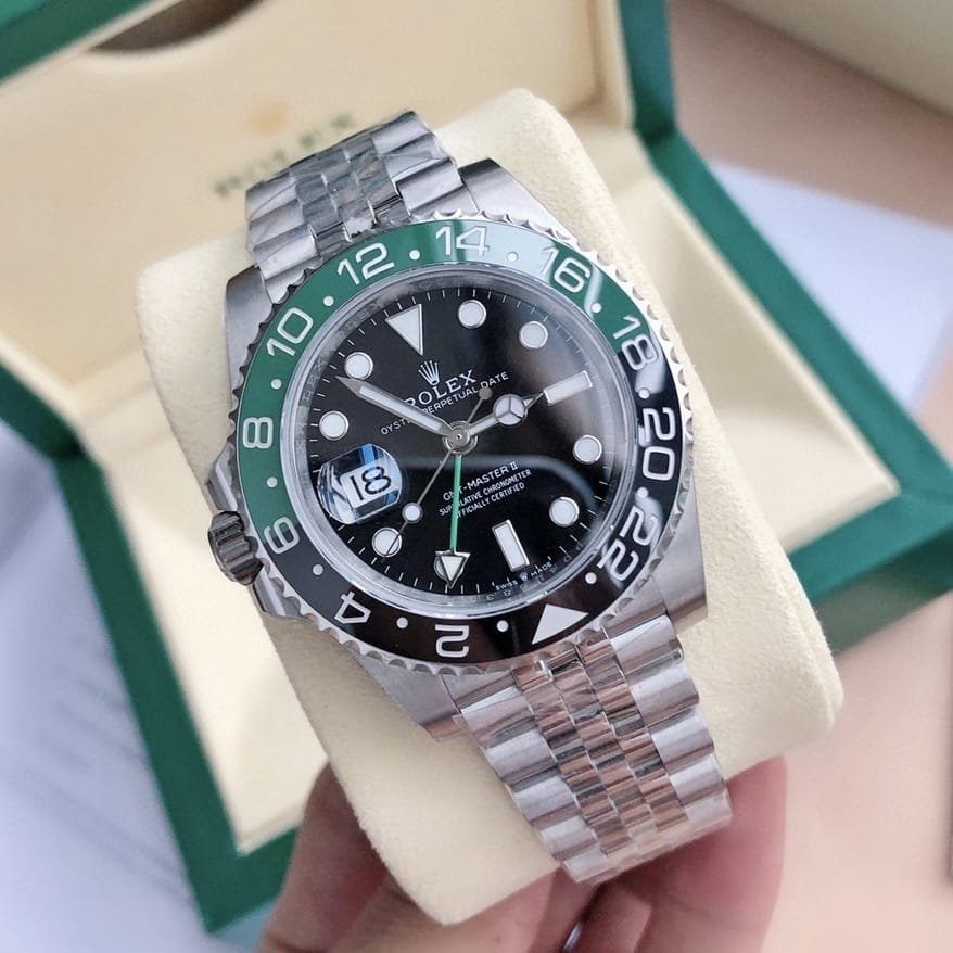 Rolex GMT Master II Oyster Silver Black Dial Green 40mm 126720VTNR 0002