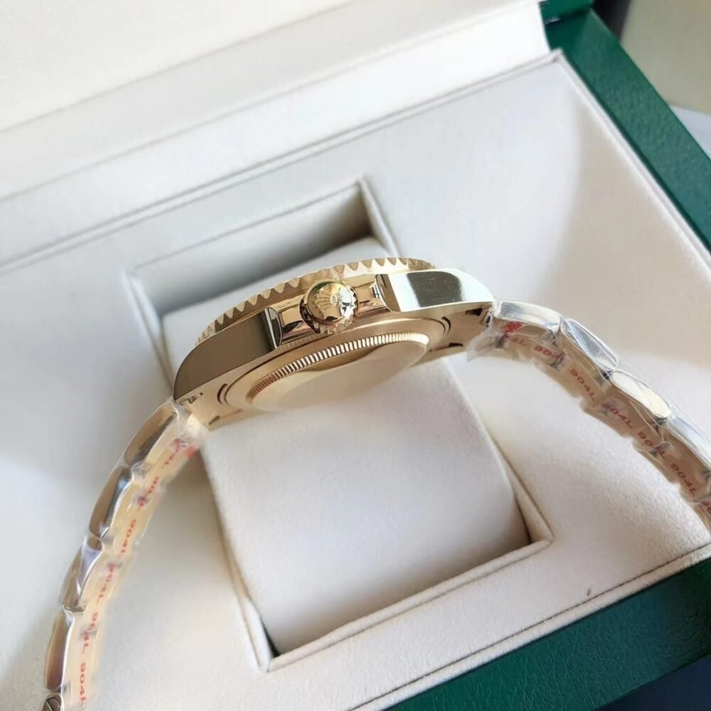 Rolex Submariner Date Oyster Gold Black Dial 40mm 126618LN