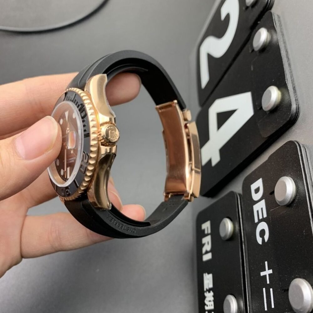 Rolex Yacht Master Oyster Black Dial And Everose Gold 40mm 126655