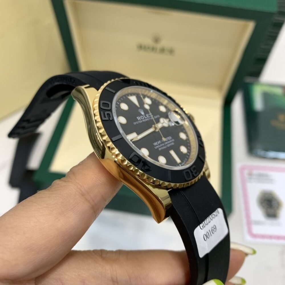 Rolex Yacht Master Oyster Black Dial And Gold 40mm 226658