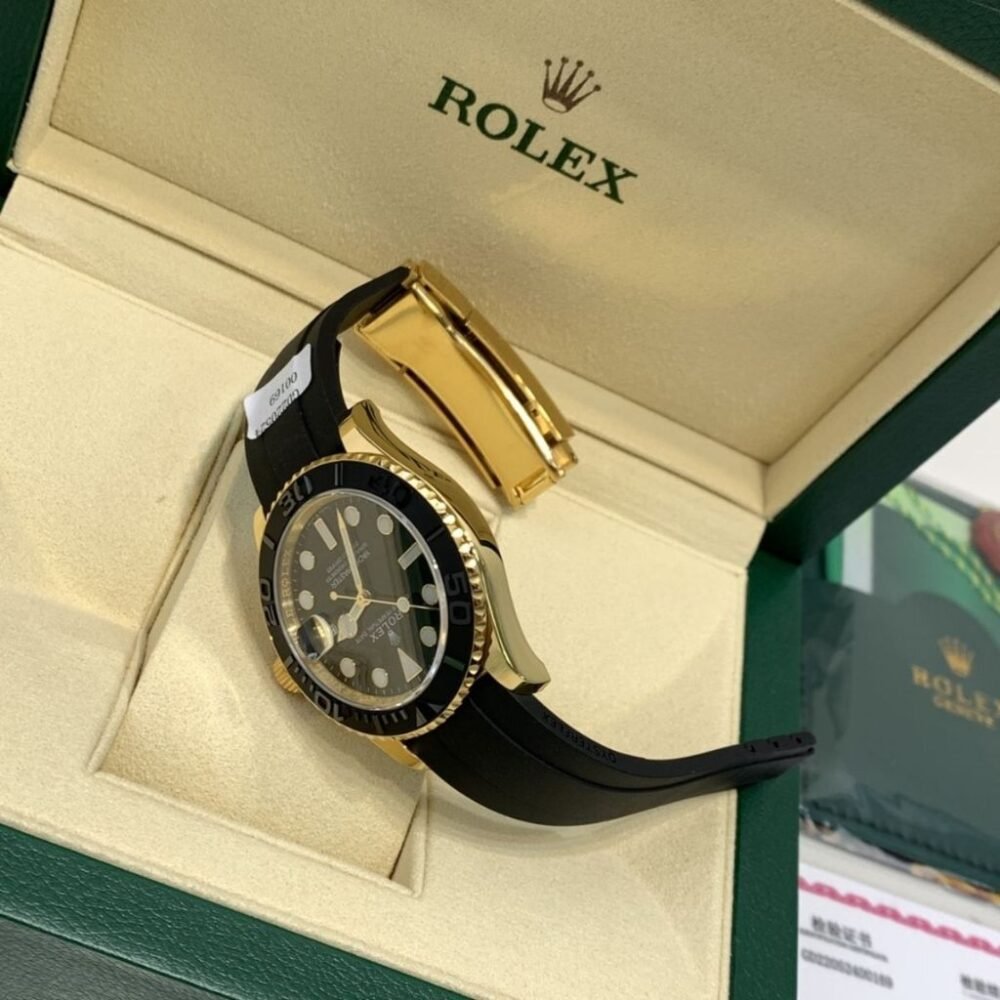 Rolex Yacht Master Oyster Black Dial And Gold 40mm 226658