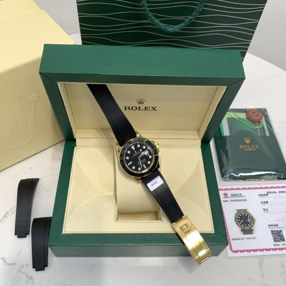 Rolex Yacht Master Oyster Black Dial And Gold 40mm 226658